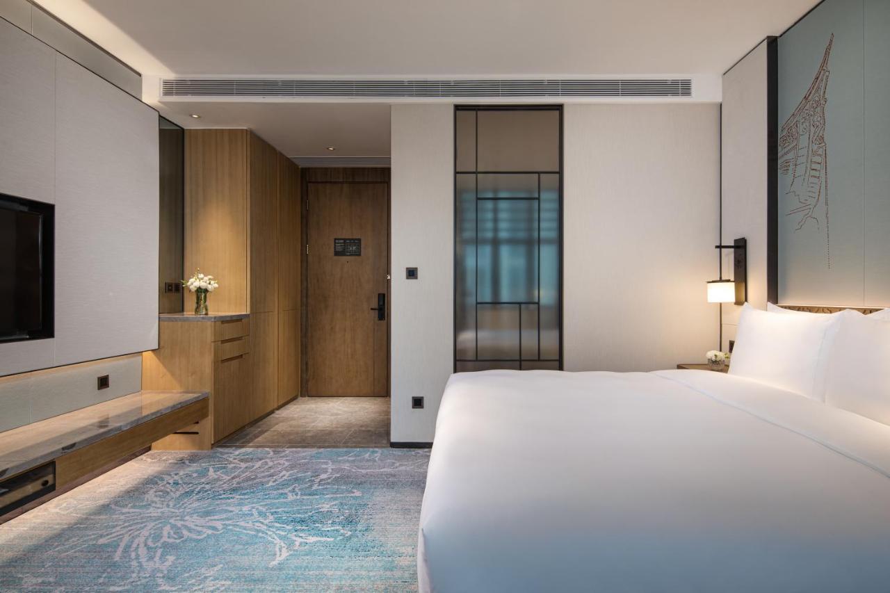 Xiamen Xiangan C&D Hotel Bagian luar foto
